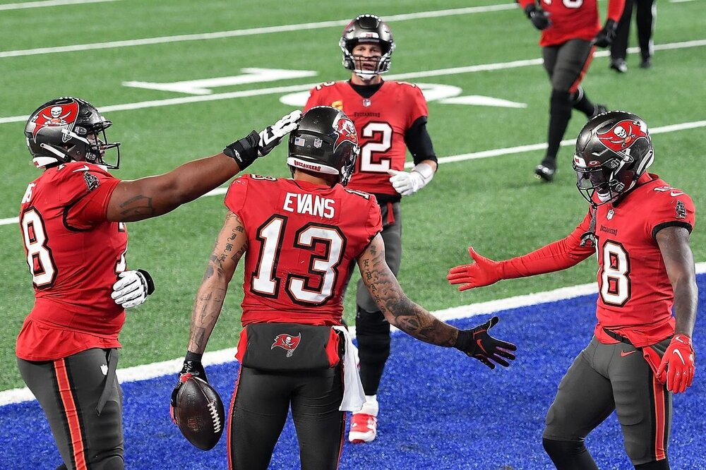 Buccaneers Red Uniforms.jpg