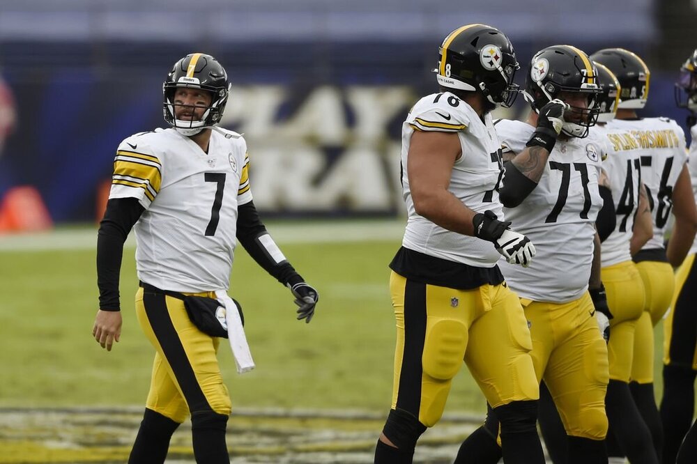 Steelers White Uniforms.jpg