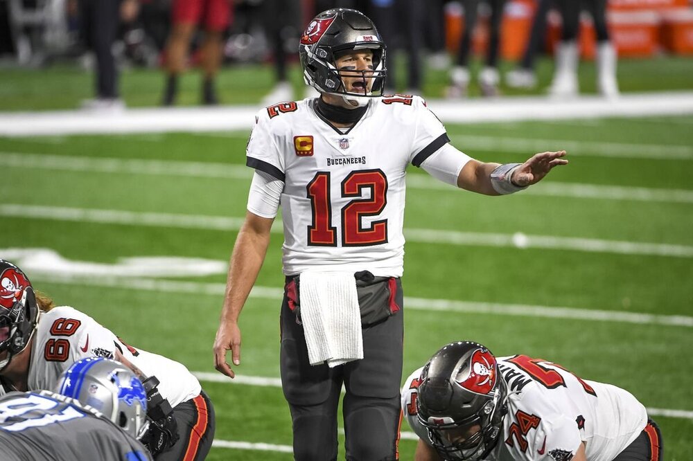 Buccaneers White Gray Uniforms.jpg