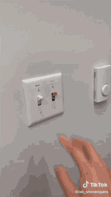 image.gif.febe3ec84dac0537e421bf86783b3b36.gif