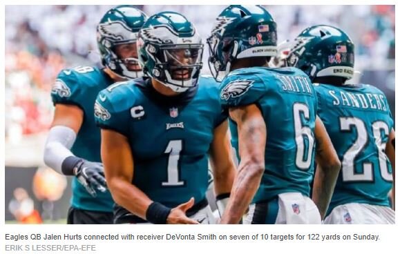 Jalen Hurts' budding chemistry with DeVonta Smith provides Eagles with hope amid another loss