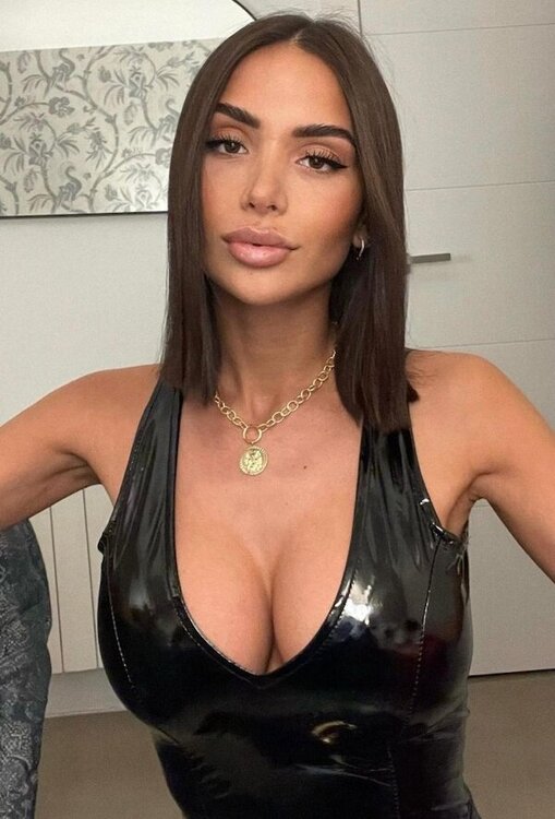 Hot-And-Sexy-Women-Wearing-Latex-And-Leather-Hotness-Will-Make-Your-Day-Better-033022-5.jpg