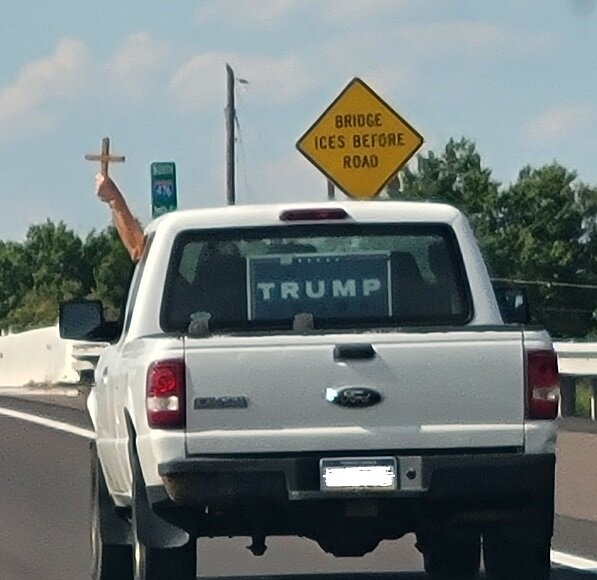1368659779_jesustrumptruck.jpg.8d1a74b27e743a5db659193ee6f2f6b4.jpg