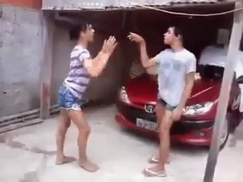 gays-gays-fighting.gif.e4918e4f98038ab1e97d35b168be6d87.gif