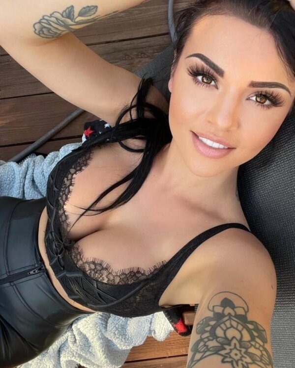 Girls-With-Beautiful-Eyes-47.jpg