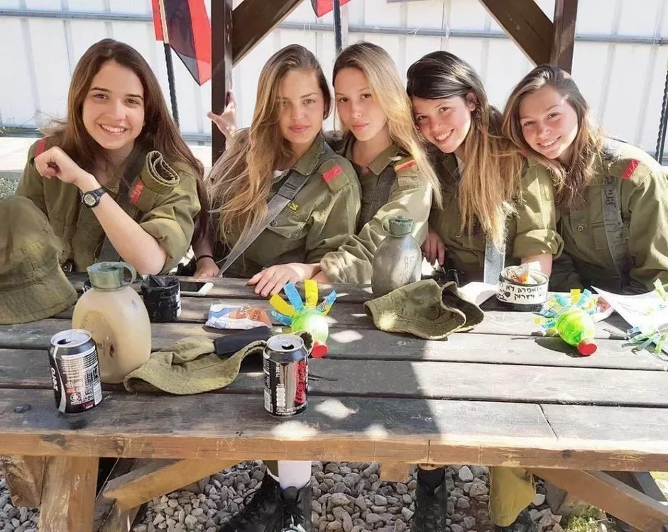israeli-girls.webp