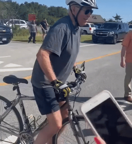 joe-biden-falling-off-bike-joe.gif.a848ef81d657b0f8c85e8a23f990e632.gif