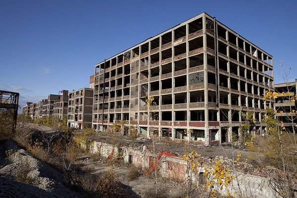 387df8feda0291b14e_800px-Abandoned_Packard_Automobile_Factory_Detroit_200.jpg.7b492c0a7349860be5abaa77bf3164ec.jpg