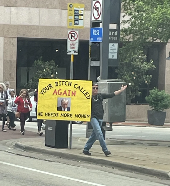 spotted-in-downtown-dallas-this-morning-v0-mmr7h8h1inyc1.thumb.png.36eb7f298f47e331f24cf3272f5972cb.png