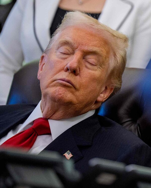 donald-trump-oval-office-111925-3-164bcb6e223340df894c840f0d723e5c.jpg